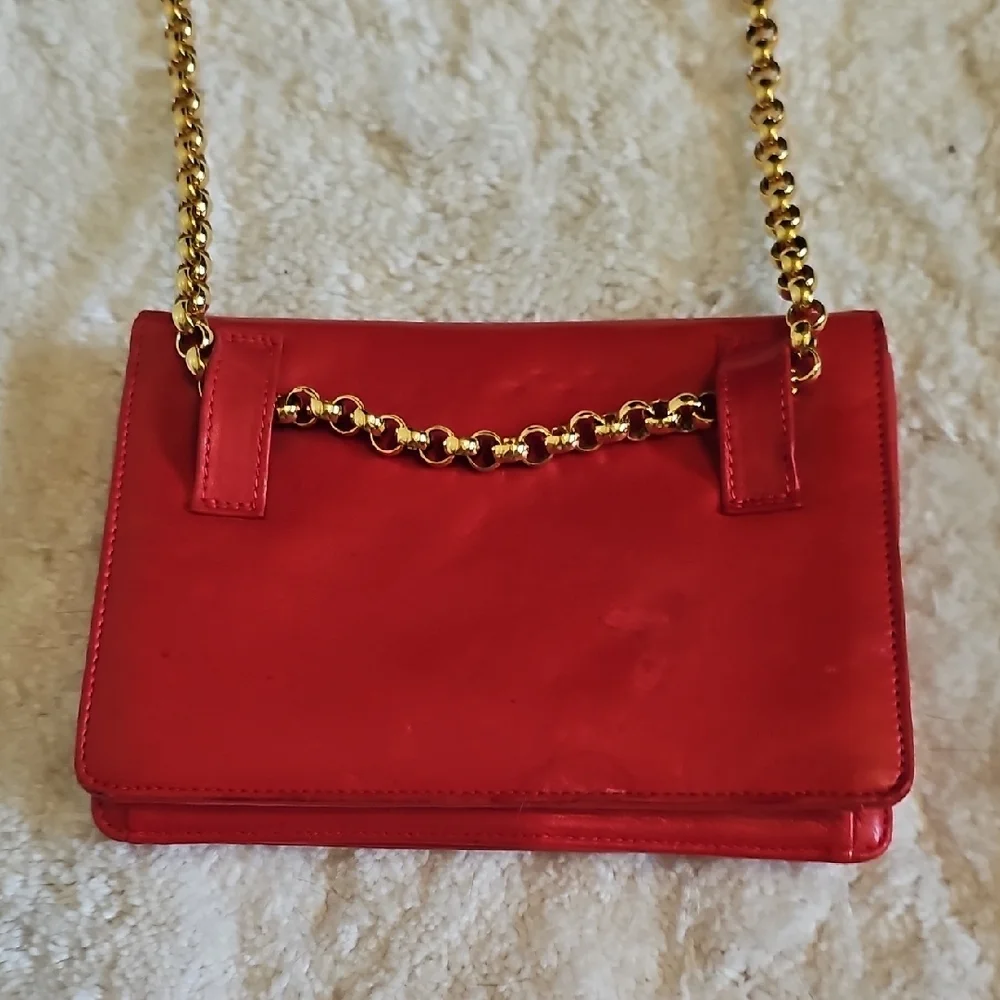 Vintage Salvatore Ferragamo Gancini Red Leather Crossbody Clutch - Picture 5 of 7